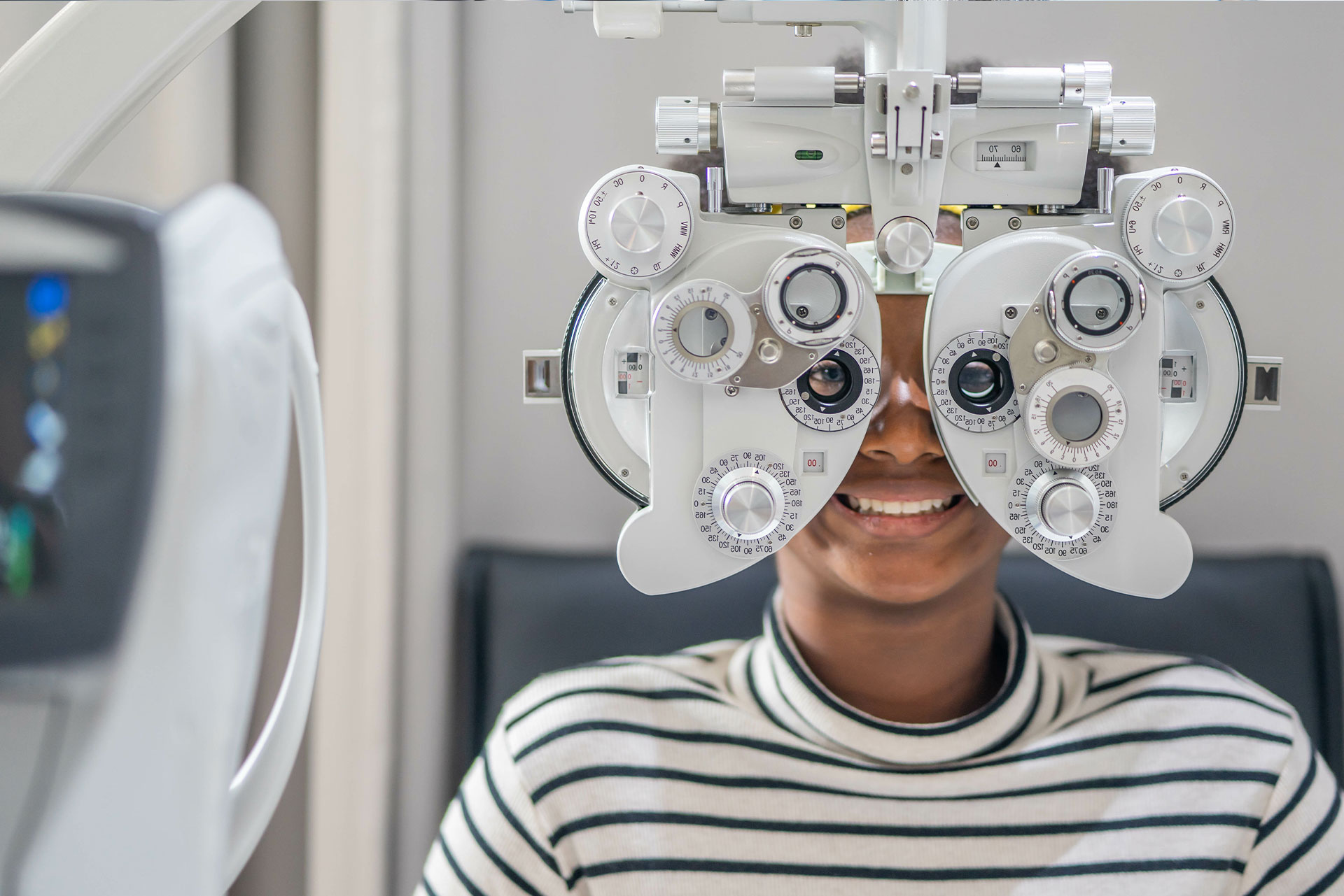 Eyes On You Family Eyecare Optical | Dry Eye Treatment, Macular Degeneration and Contact Lens Exams